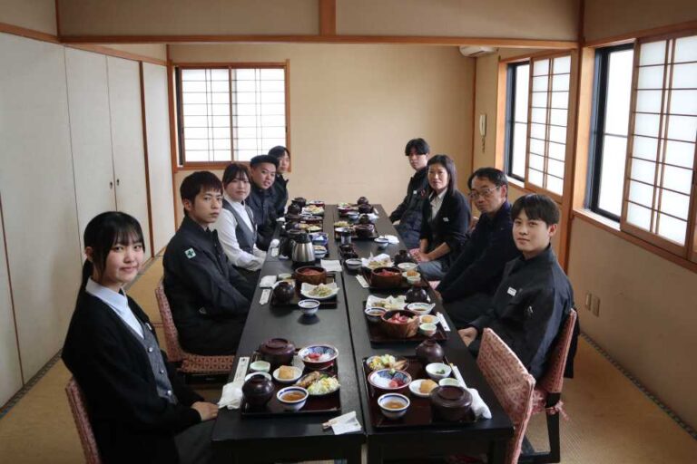 社長と新入社員のランチ会