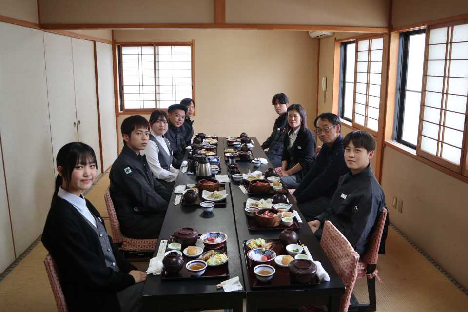 社長と新入社員のランチ会